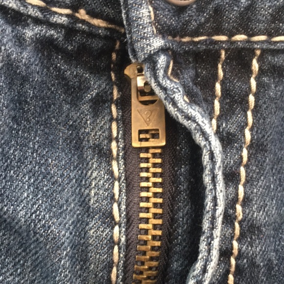 Men's GUESS Jeans - Straight Leg Denim, Size 30 x 32, Excellent Condition! - Picture 4 of 11